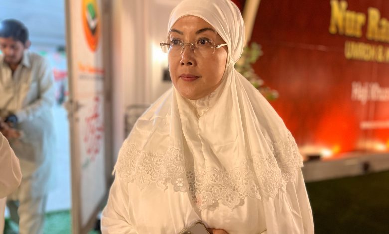 Anggota Tim Pengawas (Timwas) Haji DPR RI Selly Andriany Gantina saat diwawancarai Parlementaria di Makkah, Kamis (5/6/2025). Foto: Hendra/vel